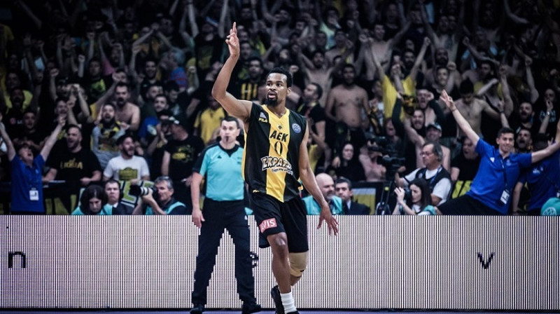 Kevins Panters un AEK līdzjutēji
Foto: FIBA