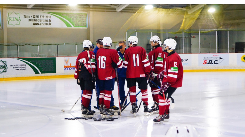 Latvijas U16 hokeja izlase. Foto: www.lhf.lv