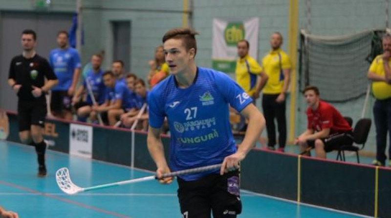 Ar četriem vārtu guvumiem uzvarētāju rindās izcēlās Edgars Puriņš. Foto: Ritvars Raits, floorball.lv