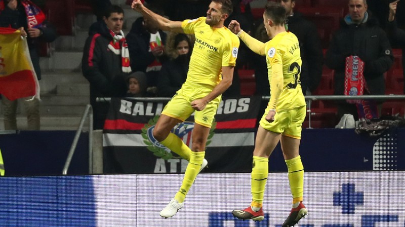 "Girona" futbolisti pēc Kristiana Stuani vārtiem. Foto: Reuters/Scanpix