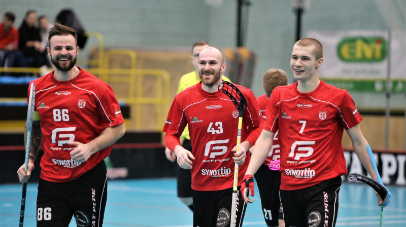 Lielvārdes florbolisti: Kaspars Mudelis (no kreisās), Sandris Virsnītis un Niks Blumfelds. Foto: Ritvars Raits, floorball.lv