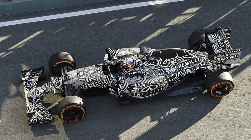 "Red Bull" izmantoja maskēšanās krāsas 2015. gada F1 testos. Foto: Red Bull Racing