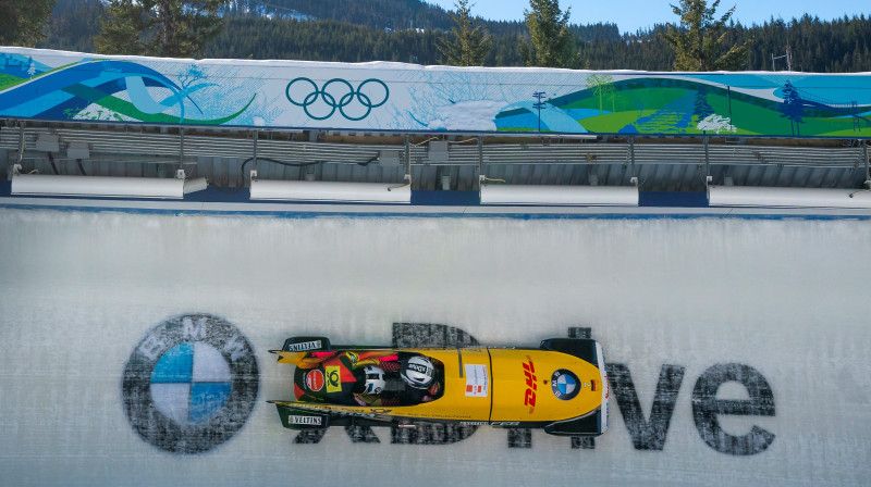 Vācietes brauc pēc zelta. Foto: EPA/Scanpix