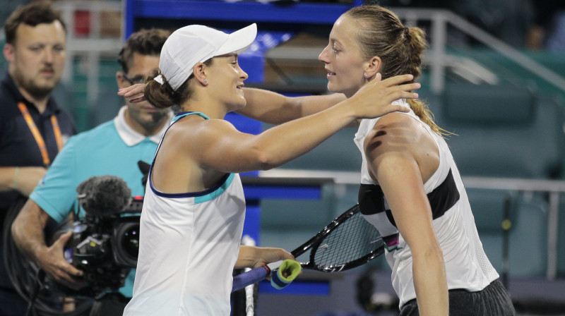 Ešlija Bārtija un Petra Kvitova. Foto: AP/Scanpix