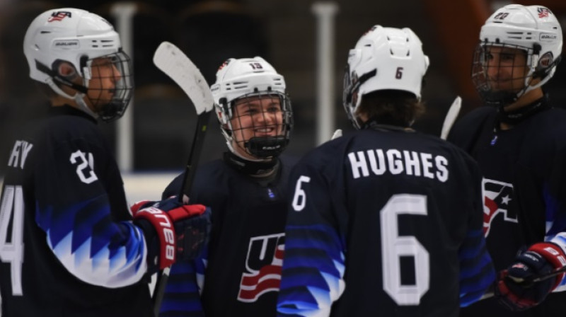 Džeks Hjūzs (nr. 6) - četri vārti un trīs piespēles. Foto: IIHF