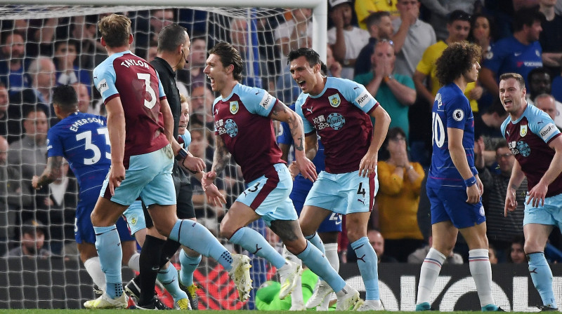 "Burnley" gūst vārtus pret Londonas "Chelsea". Foto: Andy Rain/EPA/Scanpix