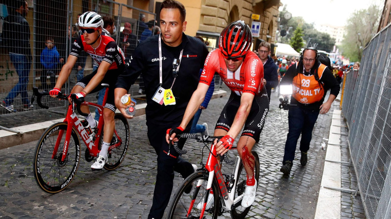 Toms Dumolēns pēc finiša "Giro d'Italia" ceturtajā posmā Foto: AFP/Scanpix