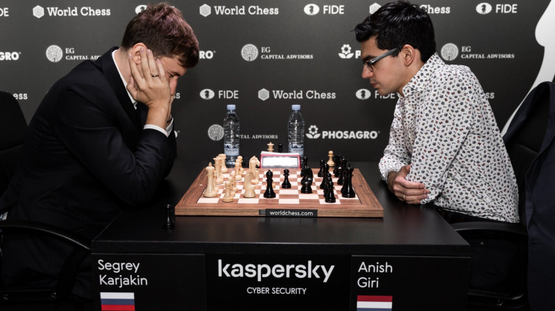 Sergejs Karjakins un Anišs Giri. Foto: World Chess