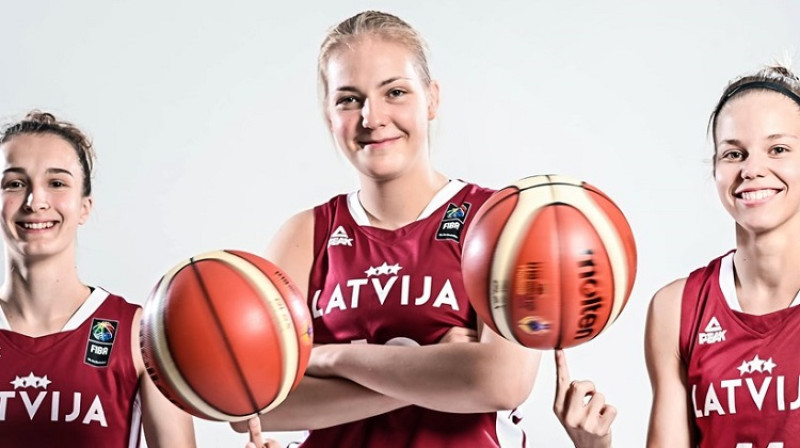 Nikola Ozola, Laura Meldere un Māra Mote. Foto: FIBA