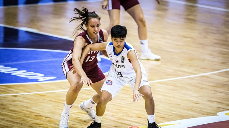 Betija Rudzīte spēlē pret Taizemi. Foto: FIBA