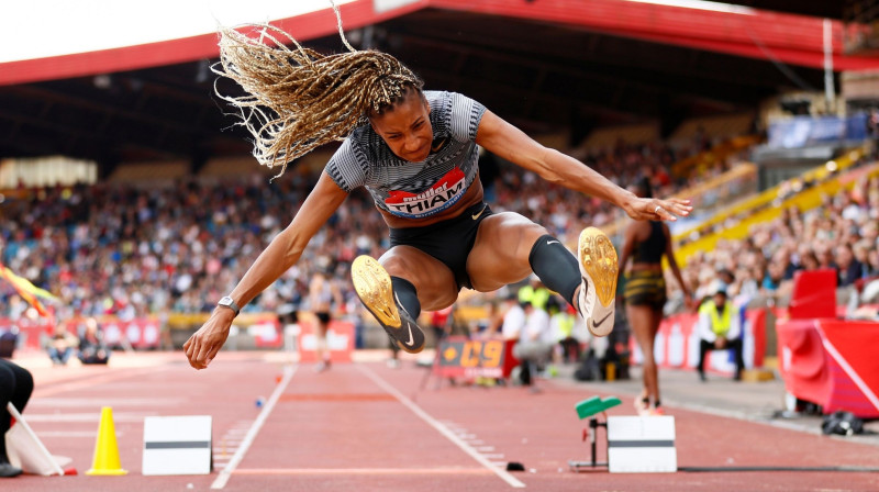 Nafisatu Tiama lēciena brīdī Foto: Reuters/Scanpix