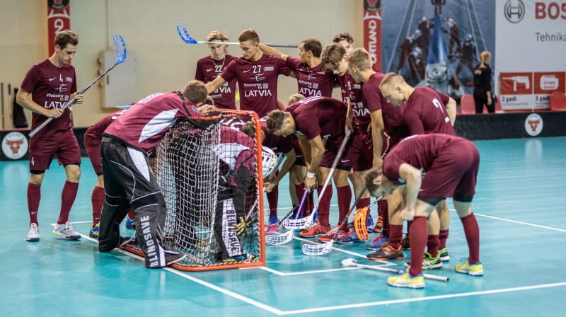 Latvijas izlase. Foto: Raivo Sarelainens, floorball.lv