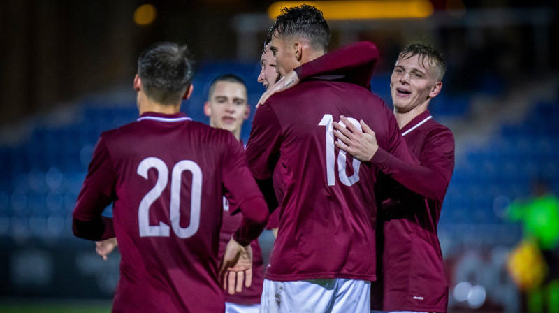 Latvijas U21 izlases futbolisti pēc vārtu guvuma. Foto: Latvijas Futbola federācija