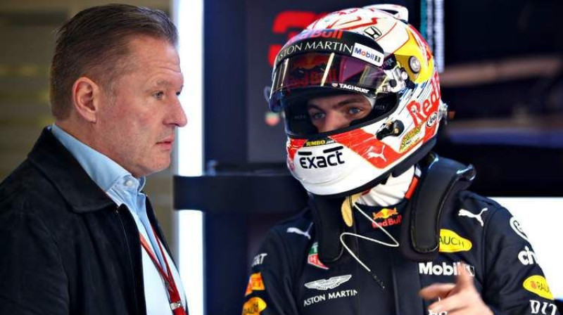 Joss Verstapens un viņa dēls Makss. Foto: Red Bull Racing