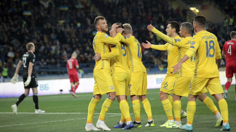 Ukrainas futbola izlase svin vārtu guvumu. Foto: Vyacheslav Madiyevskyy/UK/SIPA/Scanpix