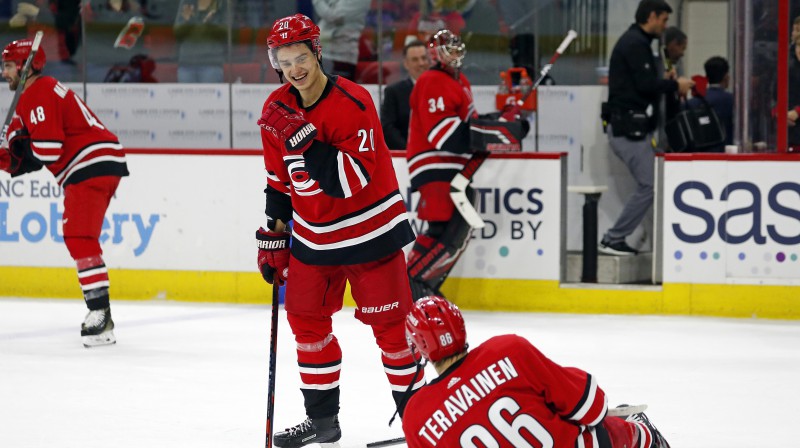 Sebastians Aho un Teuvo Tereveinens. Foto: AP/Scanpix