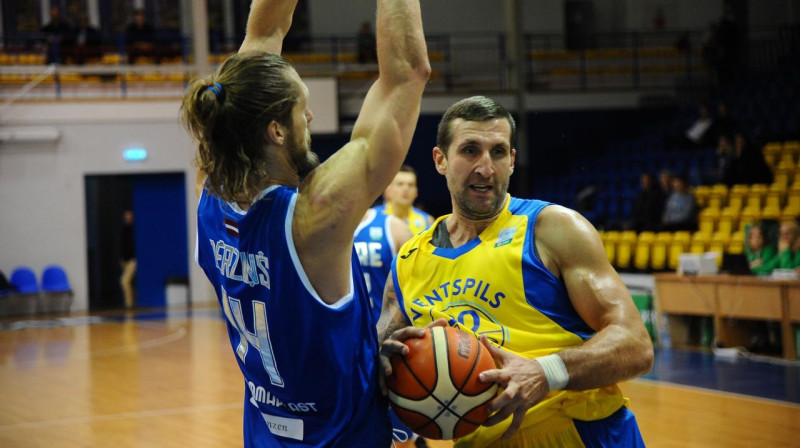 Kaspars Bērziņš un Ronalds Zaķis. Foto: BK Ventspils