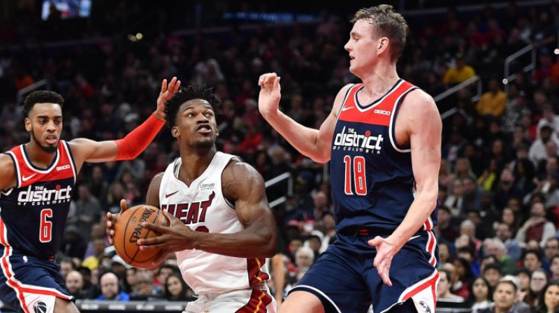 Anžejs Pasečņiks spēlē pret "Heat". Foto: USA Today Sports/Scanpix