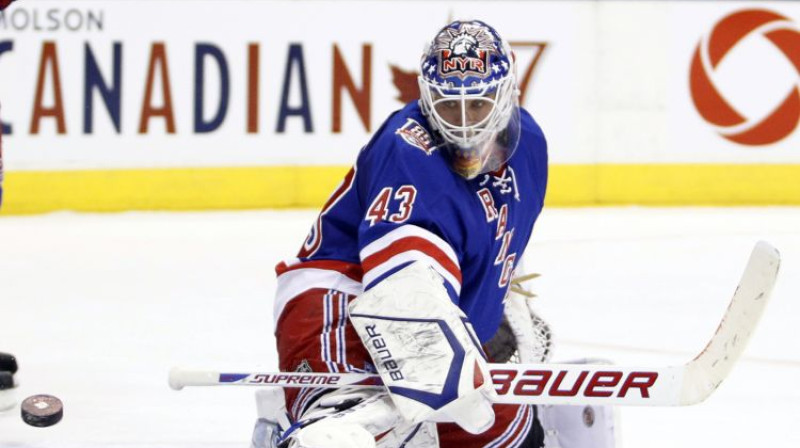 Martēns Bīrons vienā no savas NHL karjeras pēdējām sezonām "Rangers" sastāvā 2010. gadā. Foto: Reuters/Scanpix