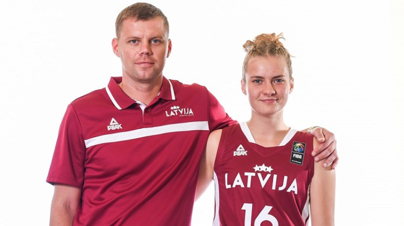 Andris Steļmahs un Ieva Korzāne. Foto: LBS