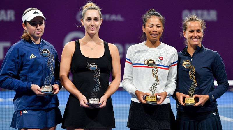 Dohas finālistes Aļona Ostapenko, Gabriela Dabrovski, Sūveja Šjē un Barbora Stricova. Foto: EPA/Scanpix