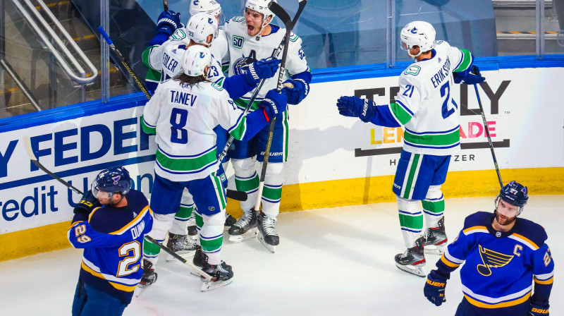 Vankūveras "Canucks" atzīmē vārtus. Foto: USA Today Sports/Scanpix