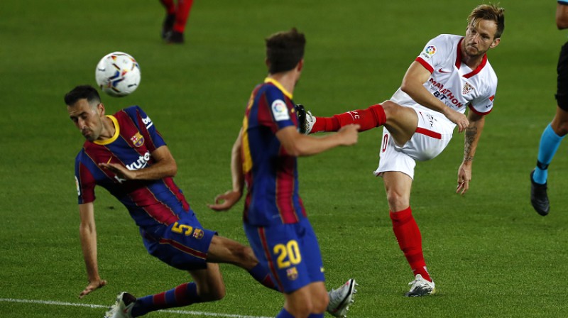 Ivans Rakitičs šodien apdraudēja "Barcelona" vārtus. Foto: AP/Scanpix