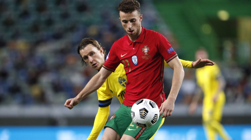 Djogu Žota kaldināja Portugāles izlases uzvaru pret Zviedriju. Foto: AP/Scanpix