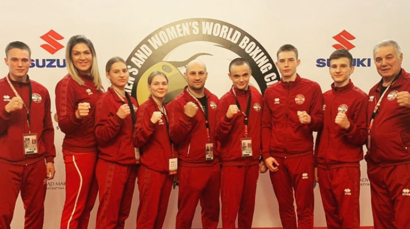 Beatrise Rozentāle (trešā no kreisās). Latvijas delegācija jauniešu pasaules čempionātā. Foto: Latvian Boxing Federation