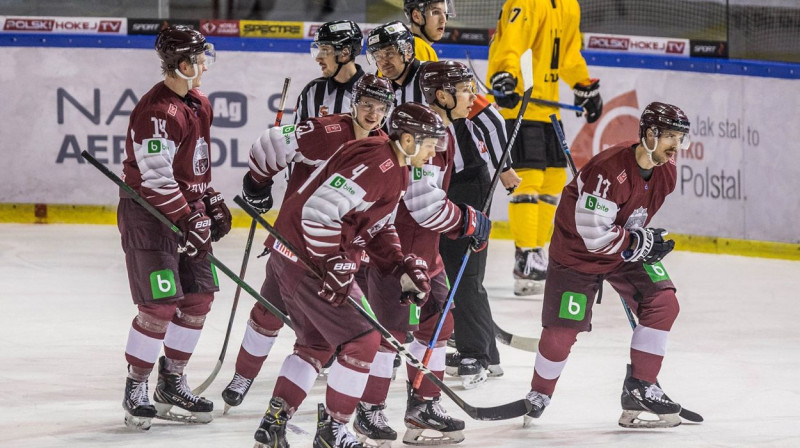 Latvijas U23 izlases hokejisti. Foto: Polski Hokej