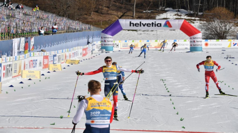 Norvēģi svin uzvaru komandu sprntā psaules čempionātā.  Foto: Bjørn S. Delebekk