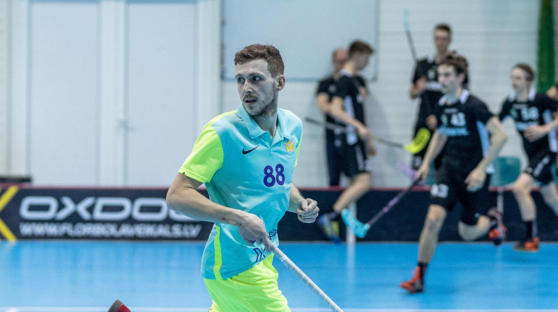 Rolands Kovaļevskis pēdējā cīņā atzīmējās ar peiciem punktiem
Foto: Floorball.lv