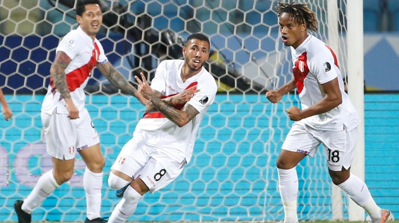 Peru izlases futbolisti svin vārtu guvumu. Foto: Alberto Valdes/EPA/Scanpix