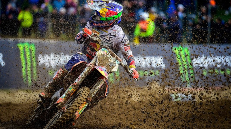 Džefrijs Herlingss ir trīs punktus aiz MXGP līdera Romēna Fevra. Foto: mxgp.com