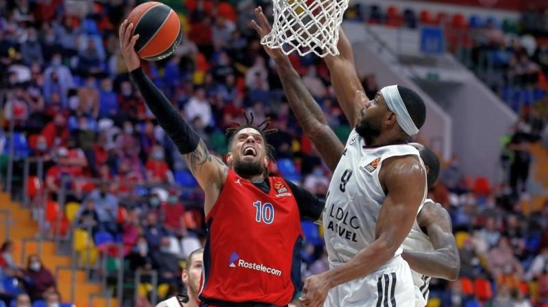 Maskavas CSKA basketbolists Daniels Hakets uzbrukumā. Foto: euroleague.net