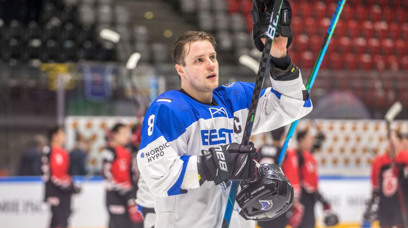 Igaunijas izlases hokejists Roberts Roba. Foto: IIHF