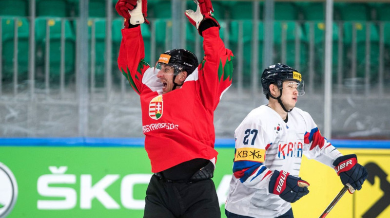 Ungārijas izlases hokejists svin vārtu guvumu. Foto: Domen Jancic/IIHF