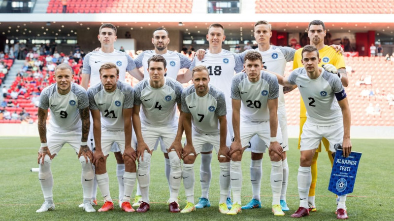 Igaunijas futbola izlase pirms spēles Albānijā. Foto: Jana Pipar/jalgpall.ee