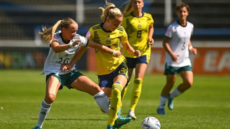 Epizode no Zviedrijas un Vācijas U19 izlašu spēles. Foto: UEFA