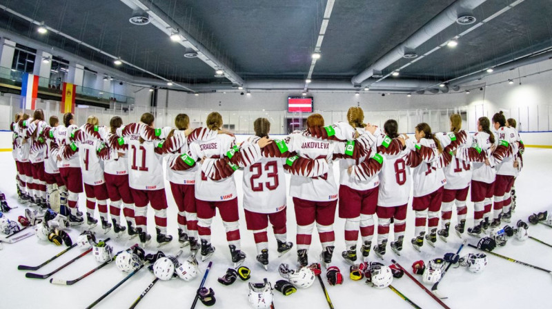 Latvijas U18 sieviešu hokeja izlase. Foto: Zahit Düzgün/IIHF