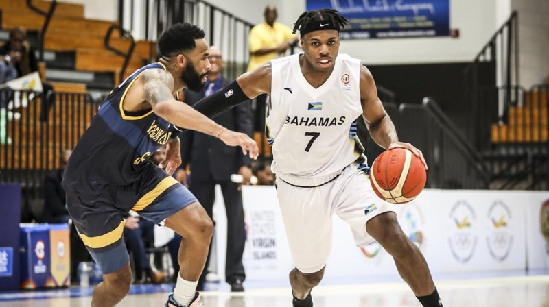 Bahamu Salu izlases basketbolists Badijs Hīlds ar bumbu. Foto: FIBA