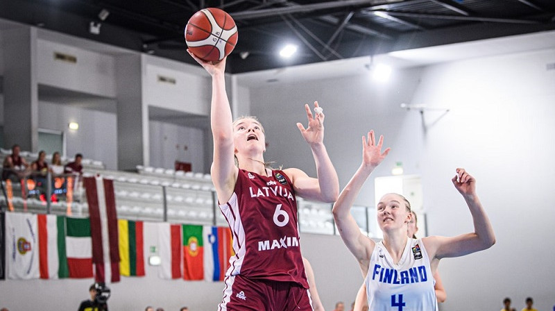 Evelīna Otto: 24 punkti un 12 atlēkušās bumbas uzvarā pār Slovēniju. Foto: FIBA