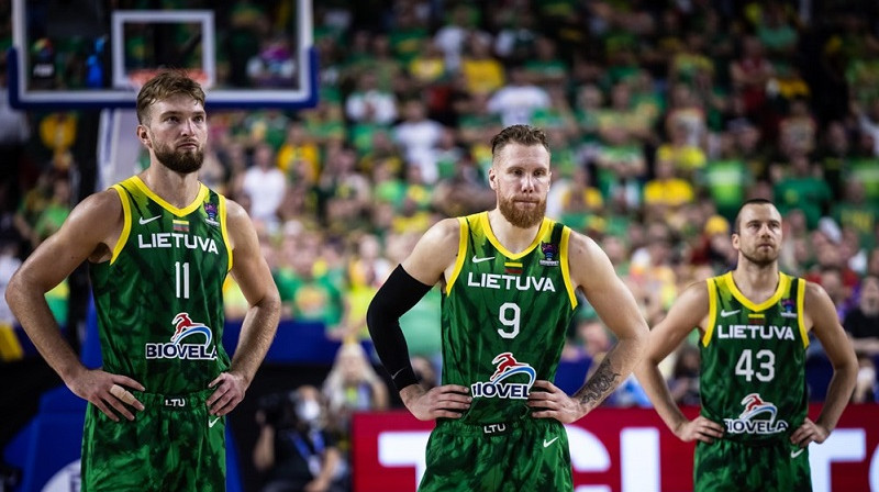 Domants Sabonis, Igns Brazdeiķis un Luks Lekāvičs. Foto: FIBA