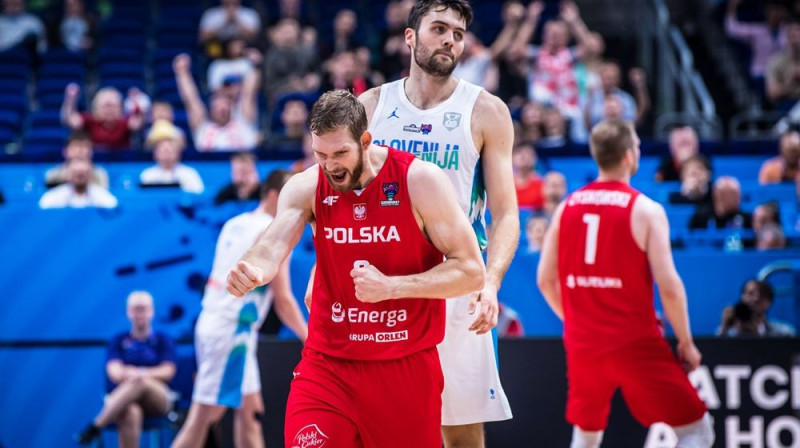 Poļi svin panākumu ''EuroBasket 2022'' ceturtdaļfinālā pret Slovēniju. Foto: FIBA