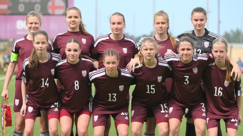 Latvijas U17 valstsvienības futbolistes. Foto: LFF