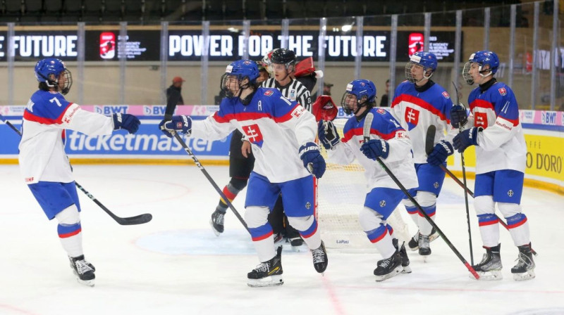 Slovākijas U18 valstsvienības hokejisti. Foto: IIHF