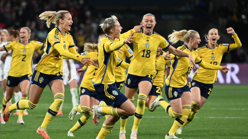 Zviedrijas futbolistes gavilē. Foto: AFP/Scanpix