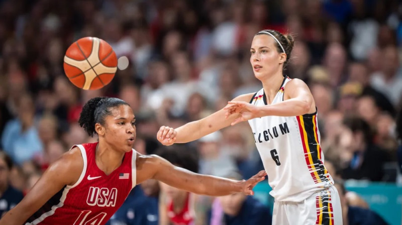 Antonija Delaera un Alisa Tomasa 2024. gada 1. augustā. Foto: FIBA