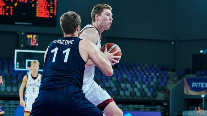 Pēteris Pinnis uzbrukumā. Foto: FIBA