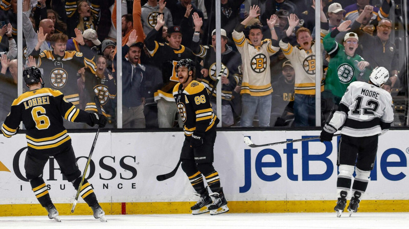 Davids Pastrņāks pēc uzvaras vārtu guvuma. Foto: Winslow Townson/AFP/Scanpix